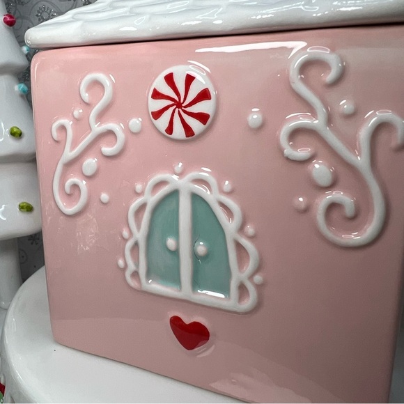 LANG Christmas Pale Pink Peppermint Gingerbread Candy Cane Ceramic Xmas Teapot - Picture 12 of 12